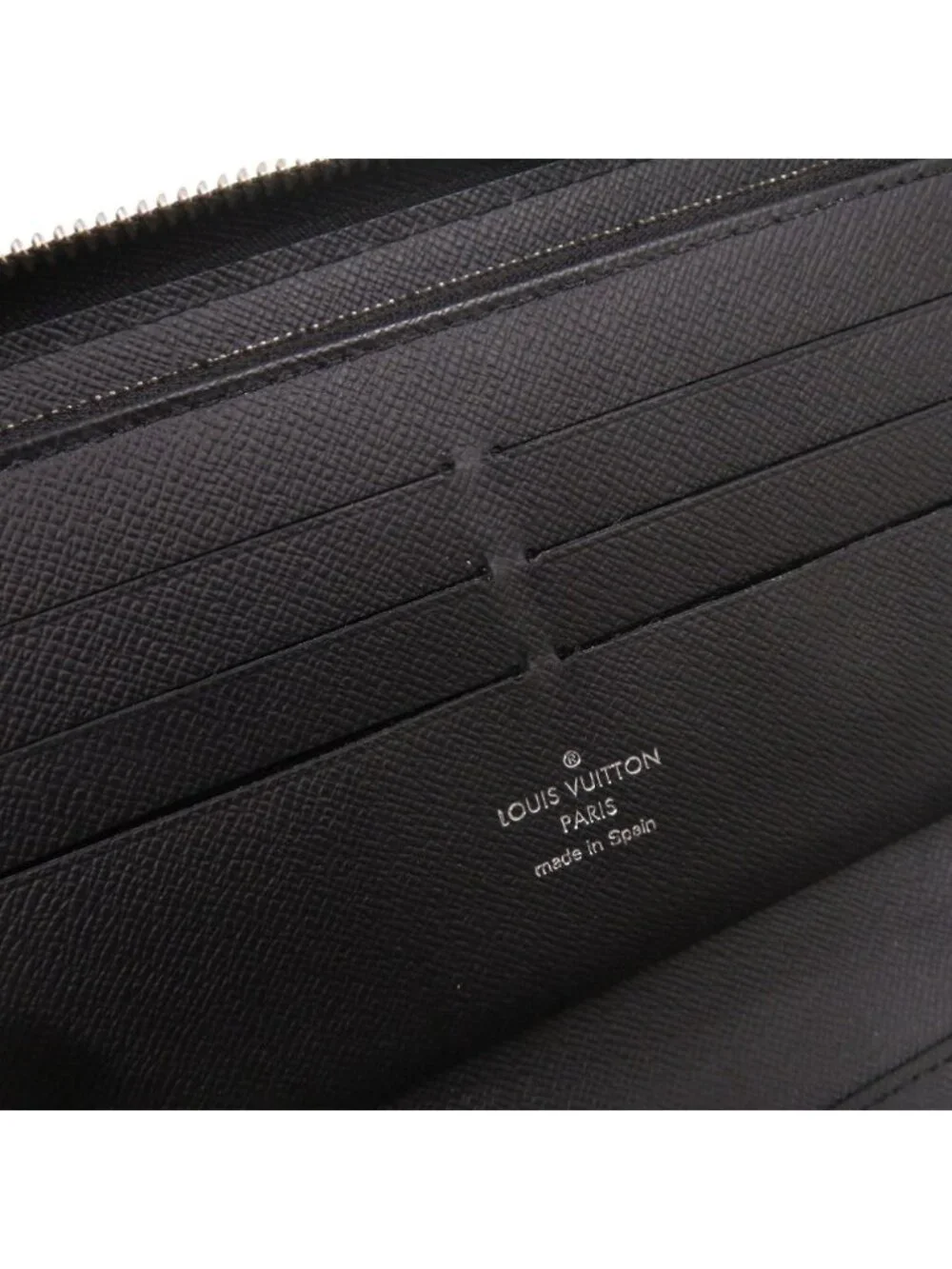 Louis Vuitton Zippy Organizer NM Taiga Zip Around Black Wallet